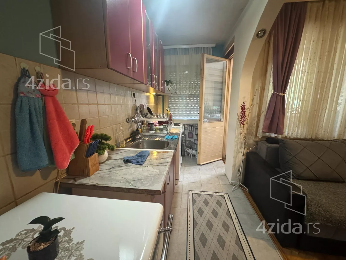 Dvoiposoban stan | 4zida