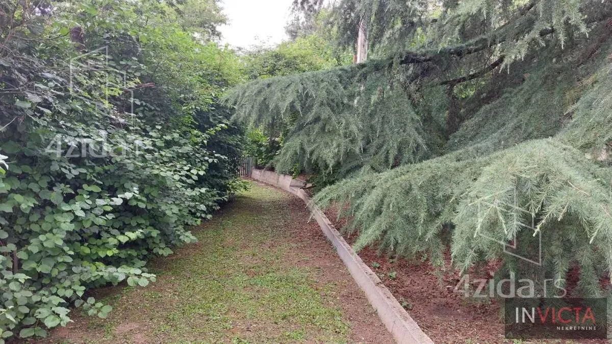 Plac | 4zida