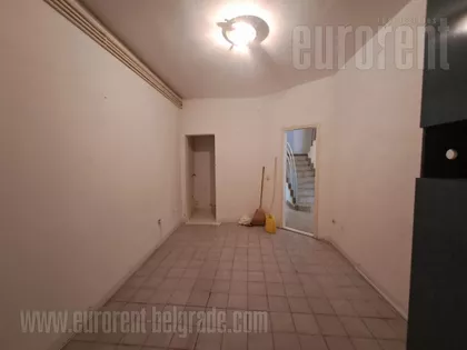 FILMSKI GRAD | 4zida.rs