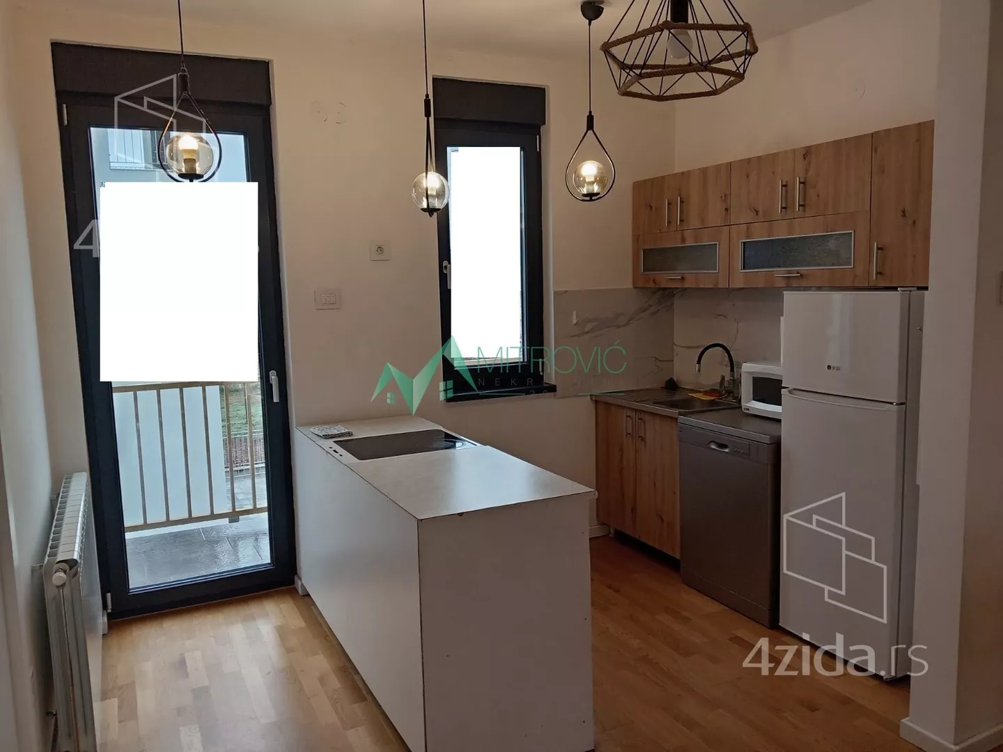 Troiposoban stan | 4zida