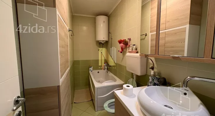 Petosoban stan | 4zida