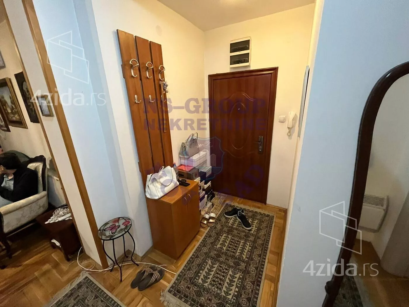 Jednoiposoban stan | 4zida