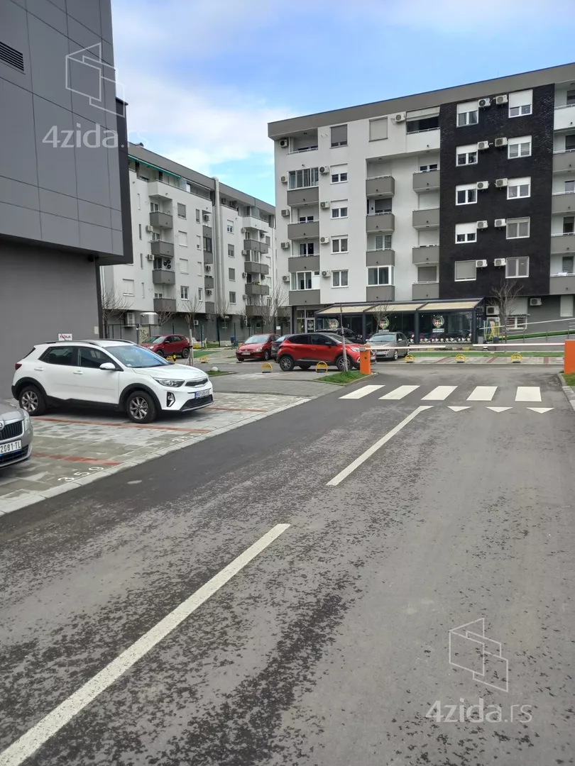 Parking | 4zida