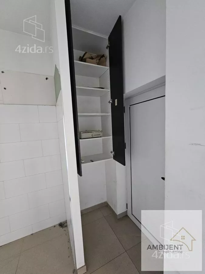Lokal | 4zida