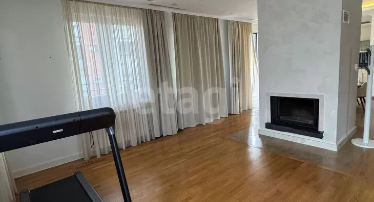 Šestosoban stan | 4zida