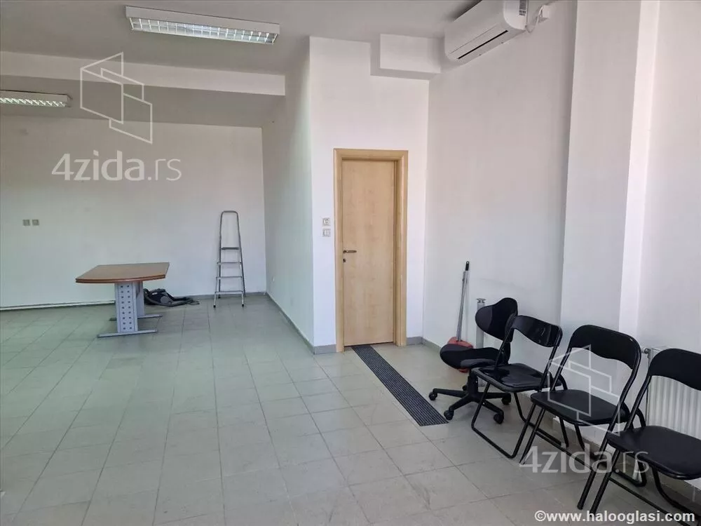 Lokal | 4zida