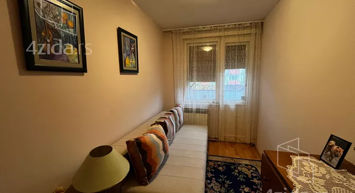 Šestosoban stan | 4zida