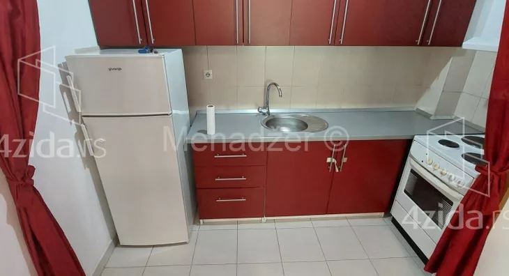 Jednoiposoban stan za izdavanje, Skojevsko Naselje, 350€, 37m² - stampaj