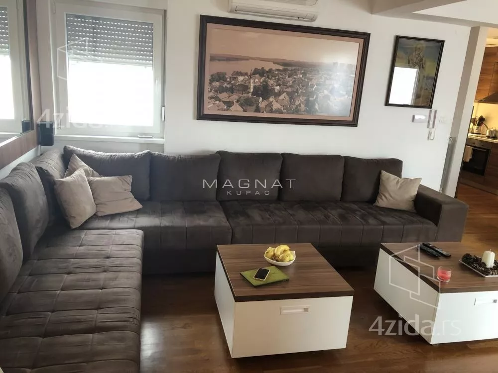 Četvoroiposoban stan | 4zida