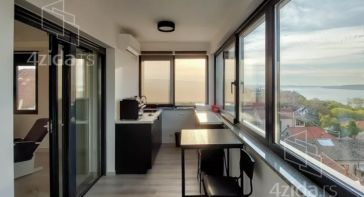 Šestosoban stan | 4zida