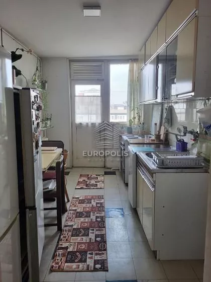 Pariske komune | 4zida.rs
