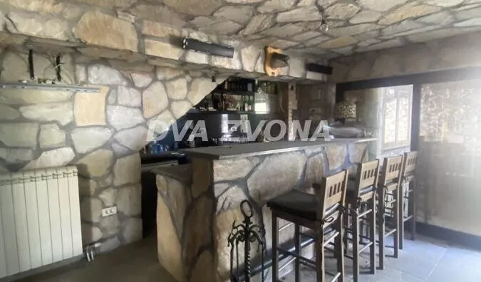 Ugostiteljski objekat | 4zida