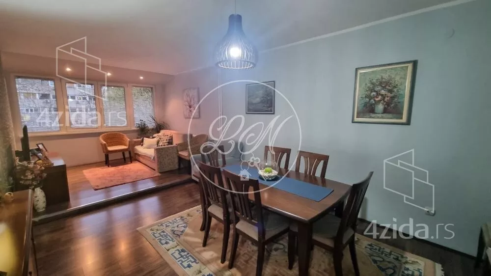 Dvoiposoban stan | 4zida