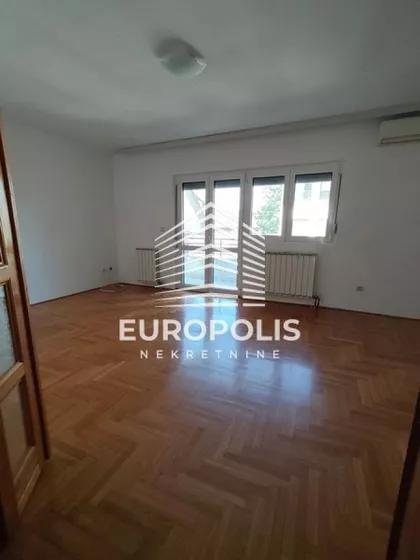 Banovo Brdo | 4zida.rs