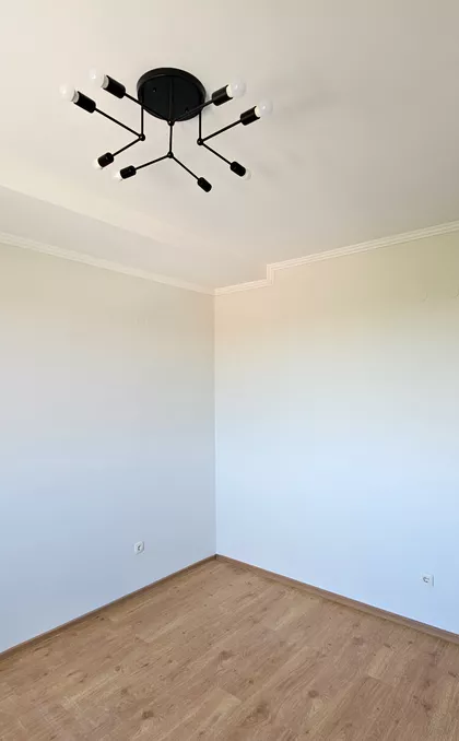 Sergeja Jesenjina 3 | 4zida.rs