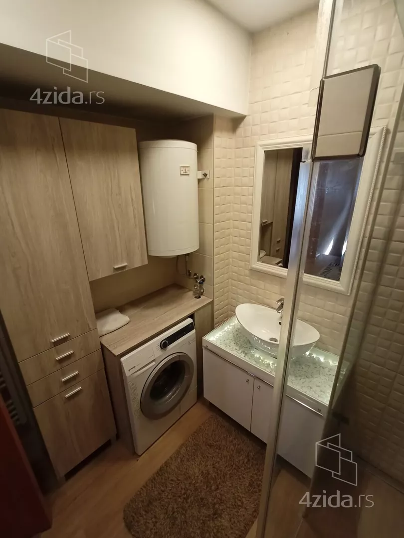 Četvoroiposoban stan | 4zida