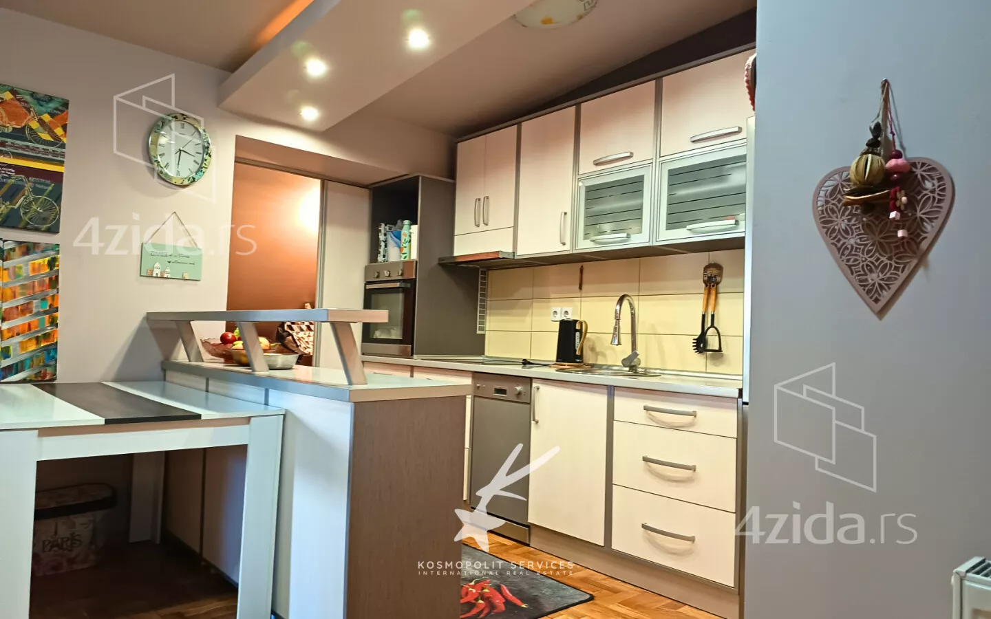 Dvoiposoban stan | 4zida