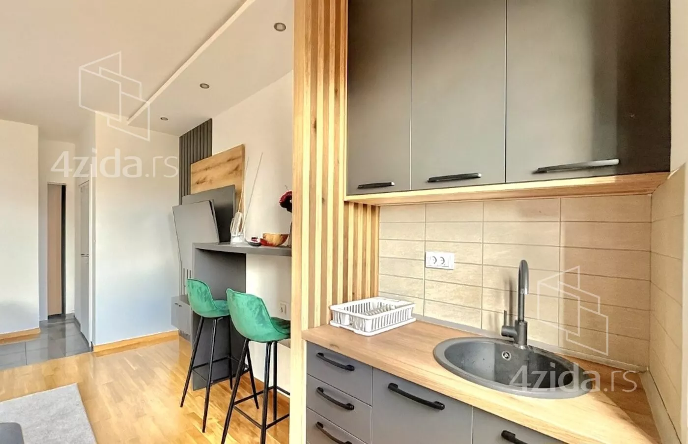 Jednoiposoban stan | 4zida