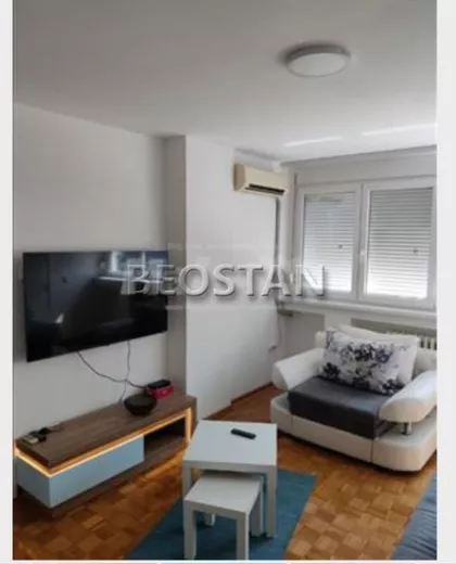 Karadjordjev Trg | 4zida.rs
