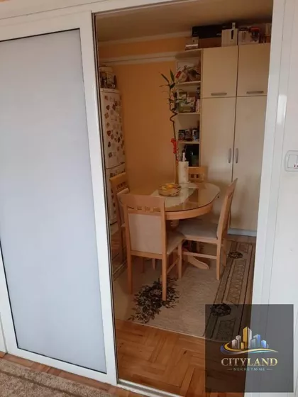 Dušanov Bazar | 4zida.rs