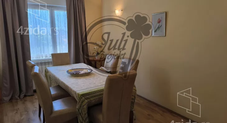 Četvoroiposoban stan | 4zida