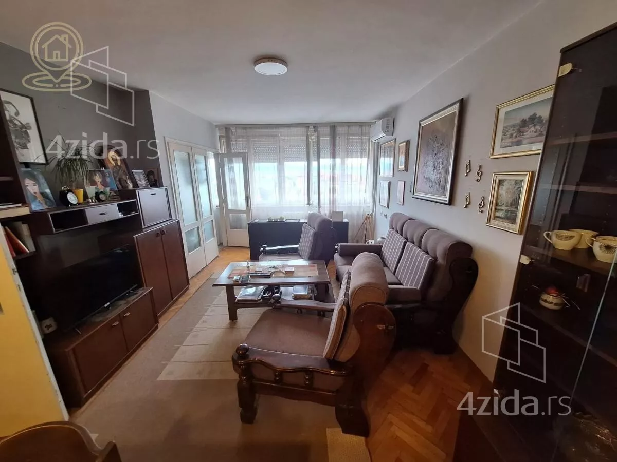 Troiposoban stan | 4zida