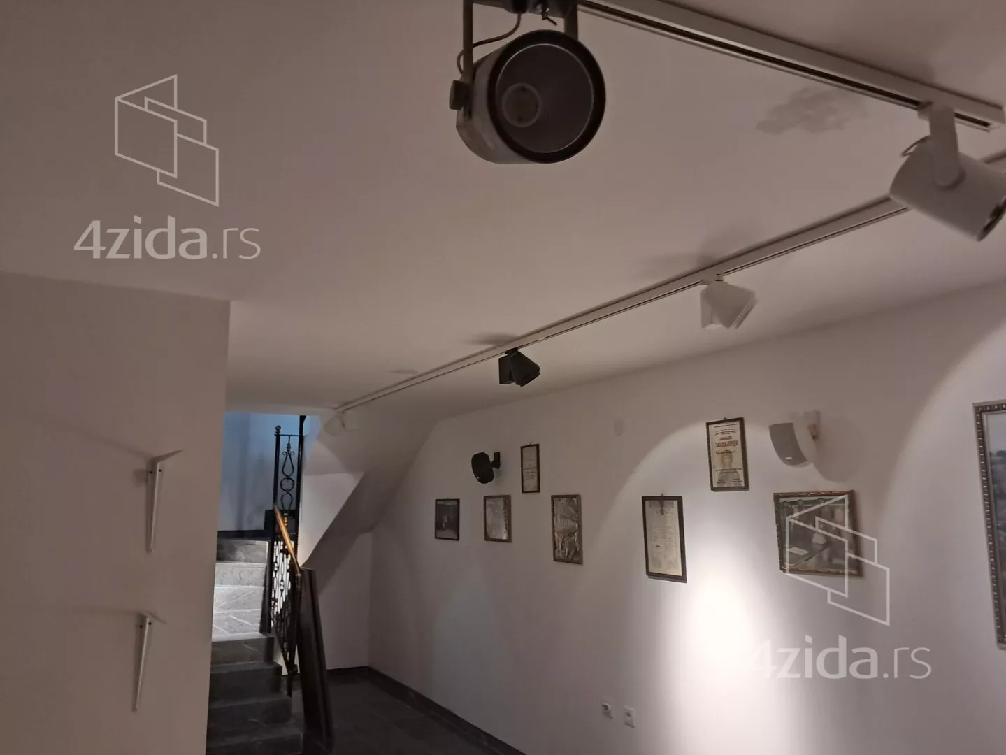 Poslovni prostor | 4zida