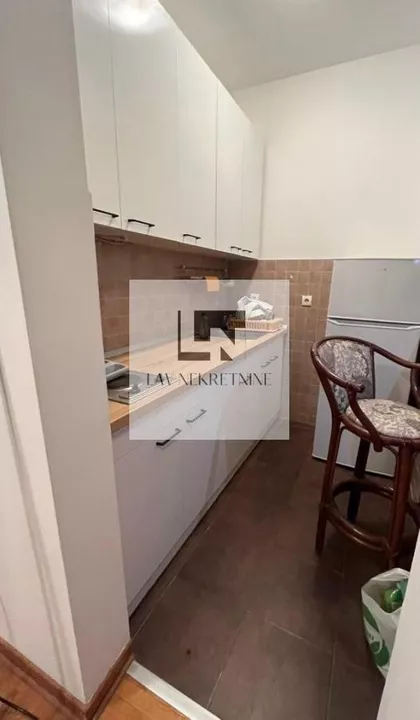 Crveni Krst Vračar | 4zida.rs