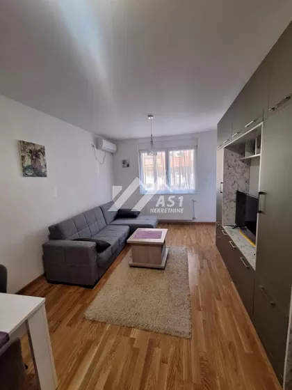 Karađorđeva | 4zida.rs