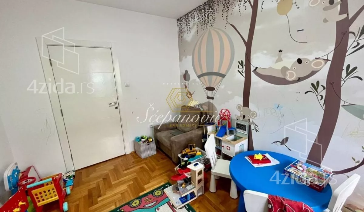 Četvorosoban stan | 4zida