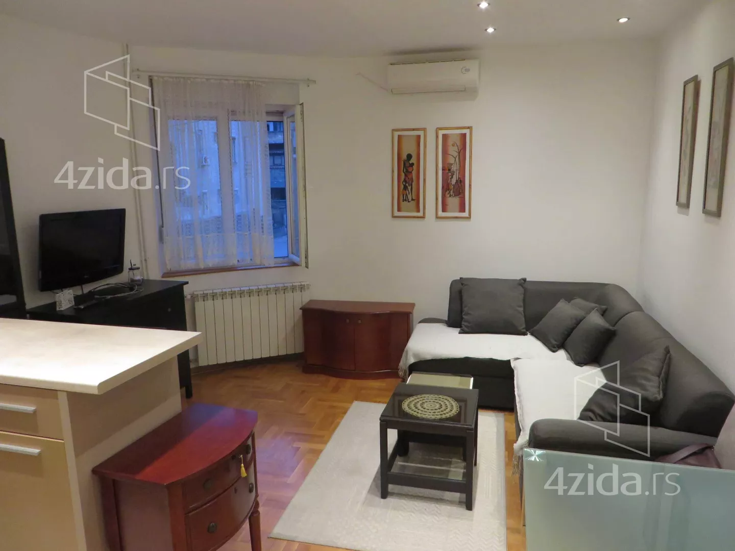 Jednoiposoban stan | 4zida