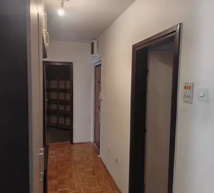 Marka Pola 5 | 4zida.rs