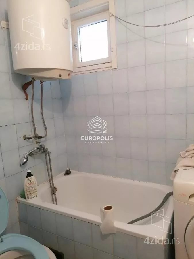 Šestosoban stan | 4zida