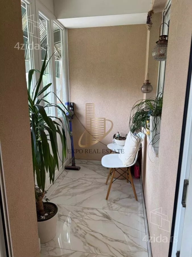 Petosoban stan | 4zida