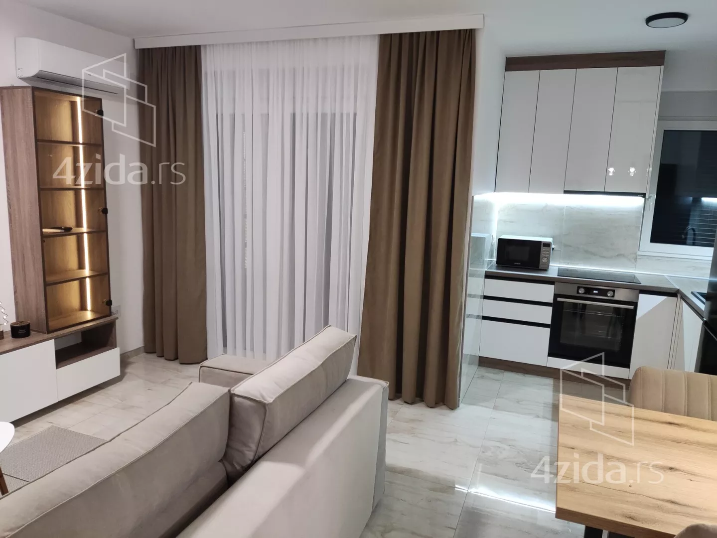 Jednoiposoban stan | 4zida