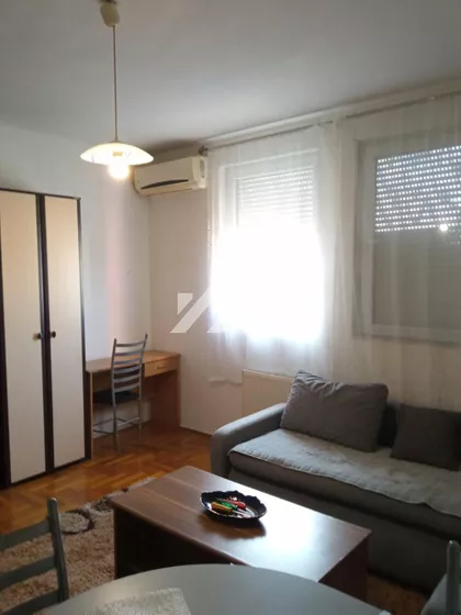 Vuka Karadžića | 4zida.rs