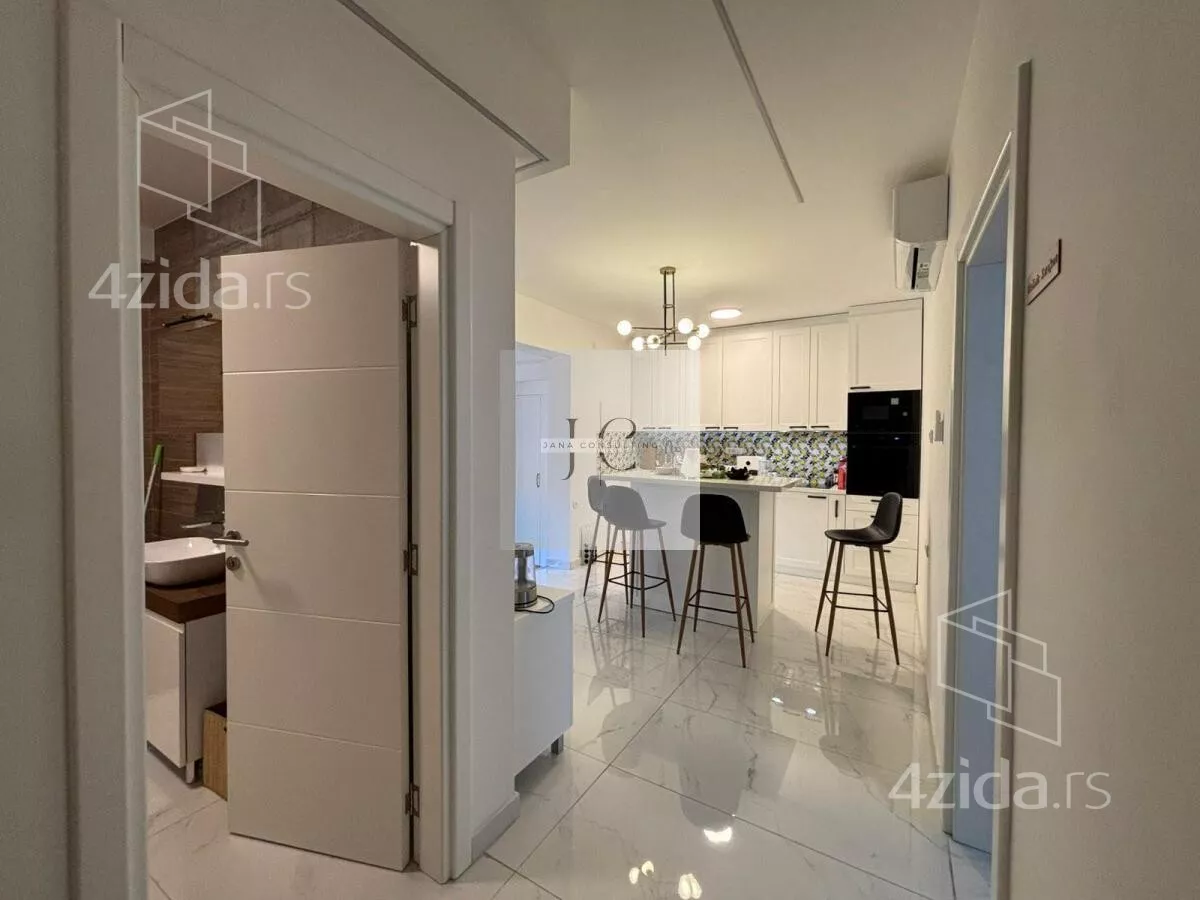 Petosoban stan | 4zida