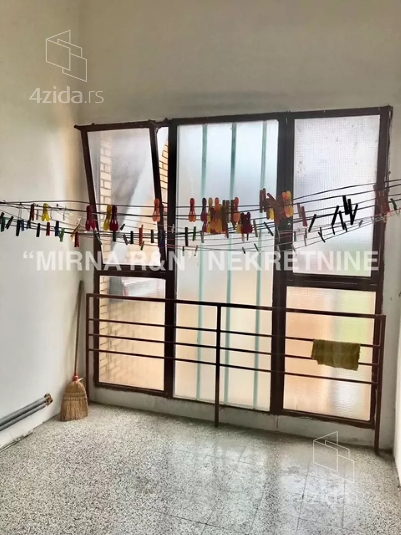 Četvoroiposoban stan | 4zida