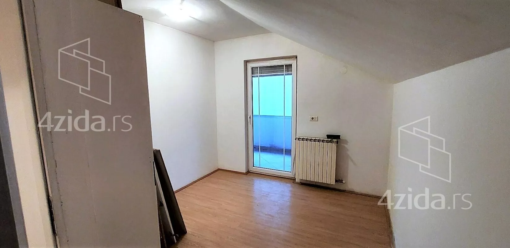 Petosoban stan | 4zida