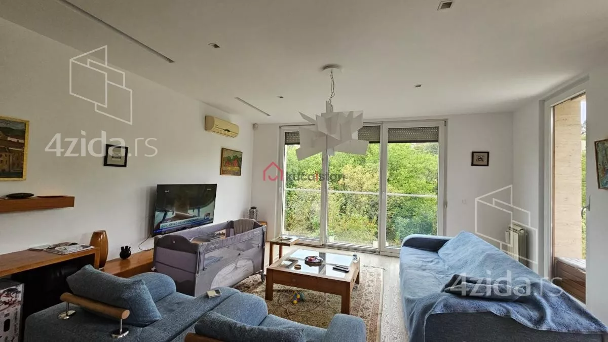 Četvoroiposoban stan | 4zida