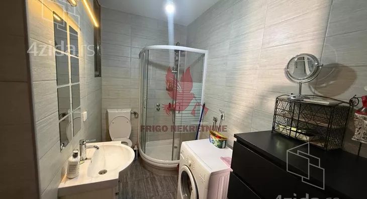 Četvoroiposoban stan | 4zida