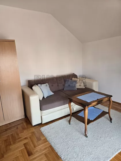 Hajduk Veljkova | 4zida.rs