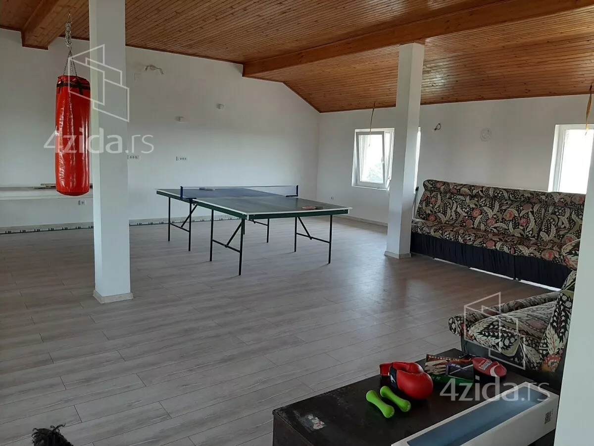 5-etažna kuća | 4zida