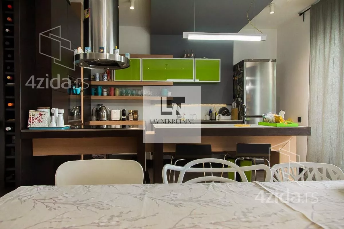 Petosoban stan | 4zida