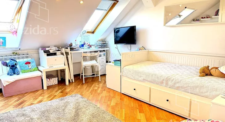 Petosoban stan | 4zida