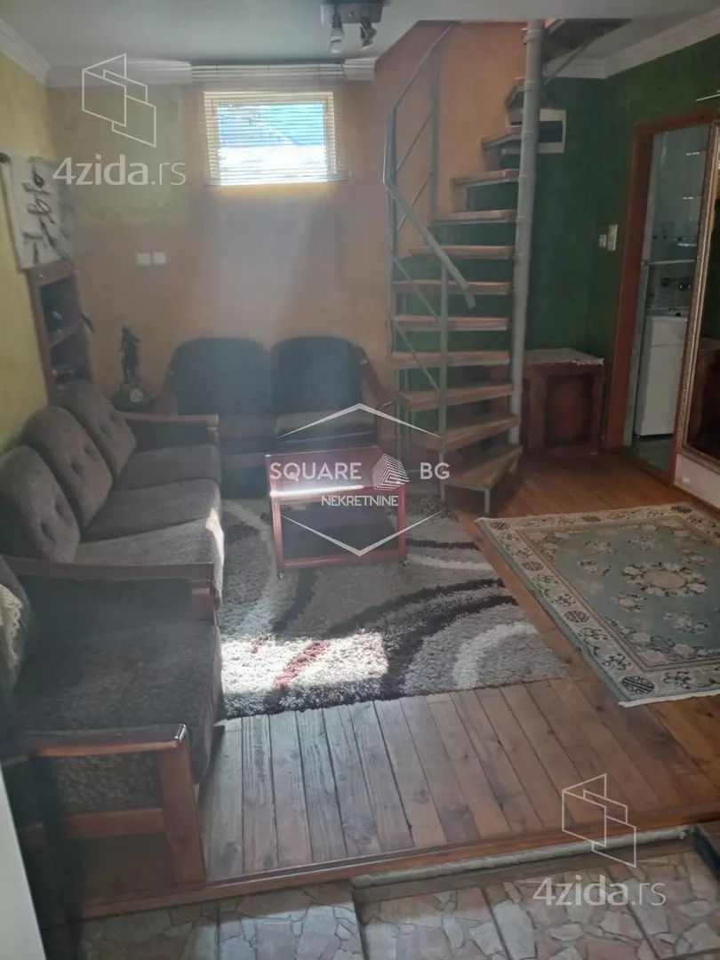 Četvoroiposoban stan | 4zida