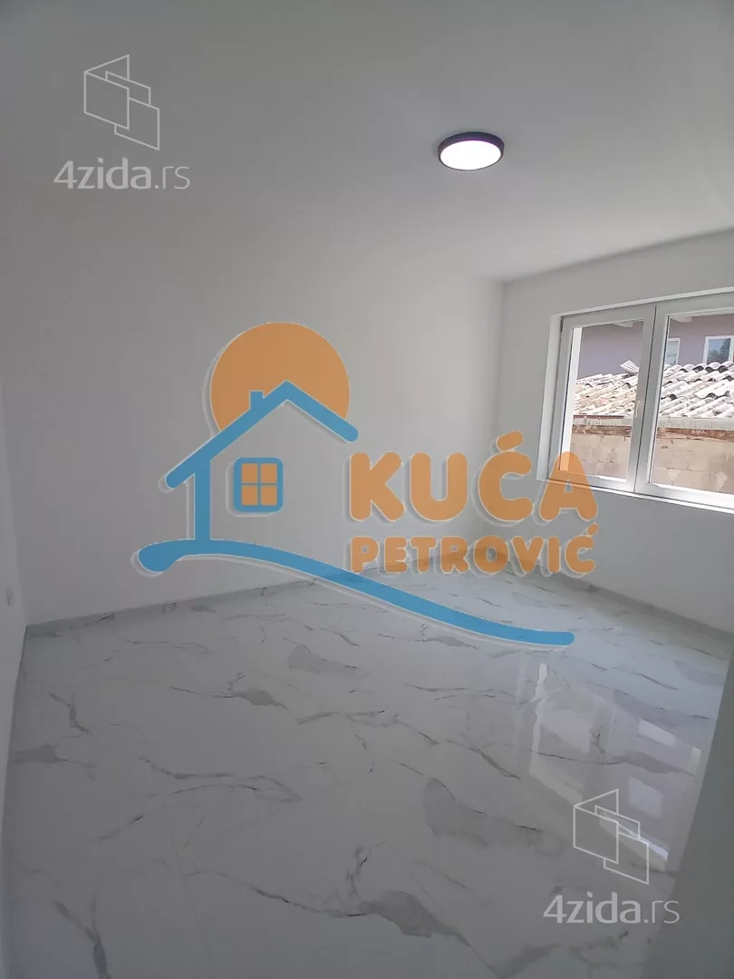 Lokal | 4zida
