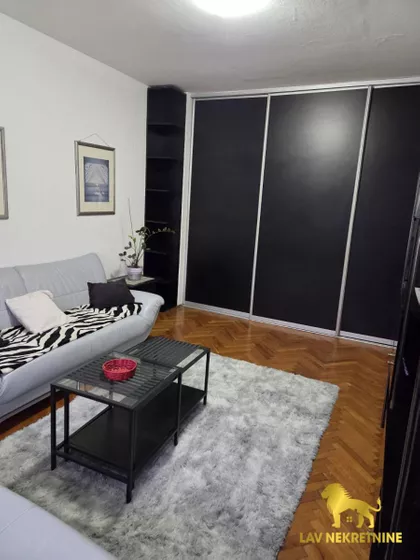 BULEVAR CARA LAZARA | 4zida.rs