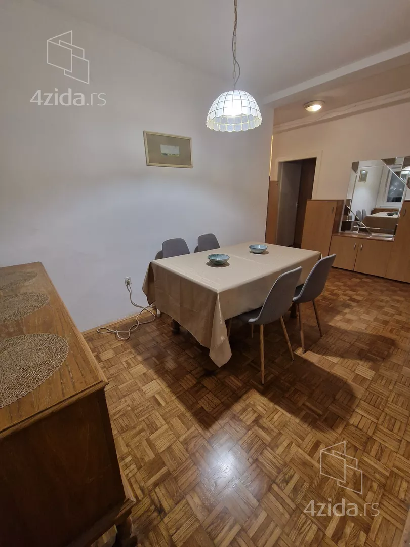 Troiposoban stan | 4zida