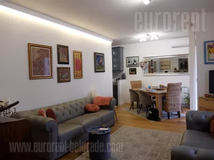 CRVENI KRST | 4zida.rs